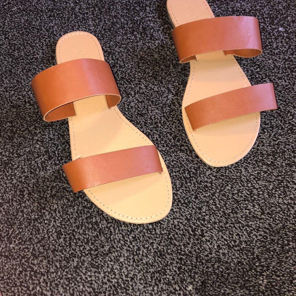 Super cute sandals!